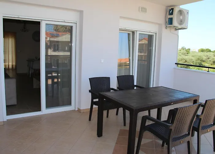 Xanthiotis Apartments